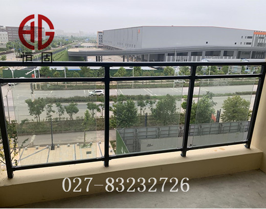 玻璃陽臺(tái)護(hù)欄